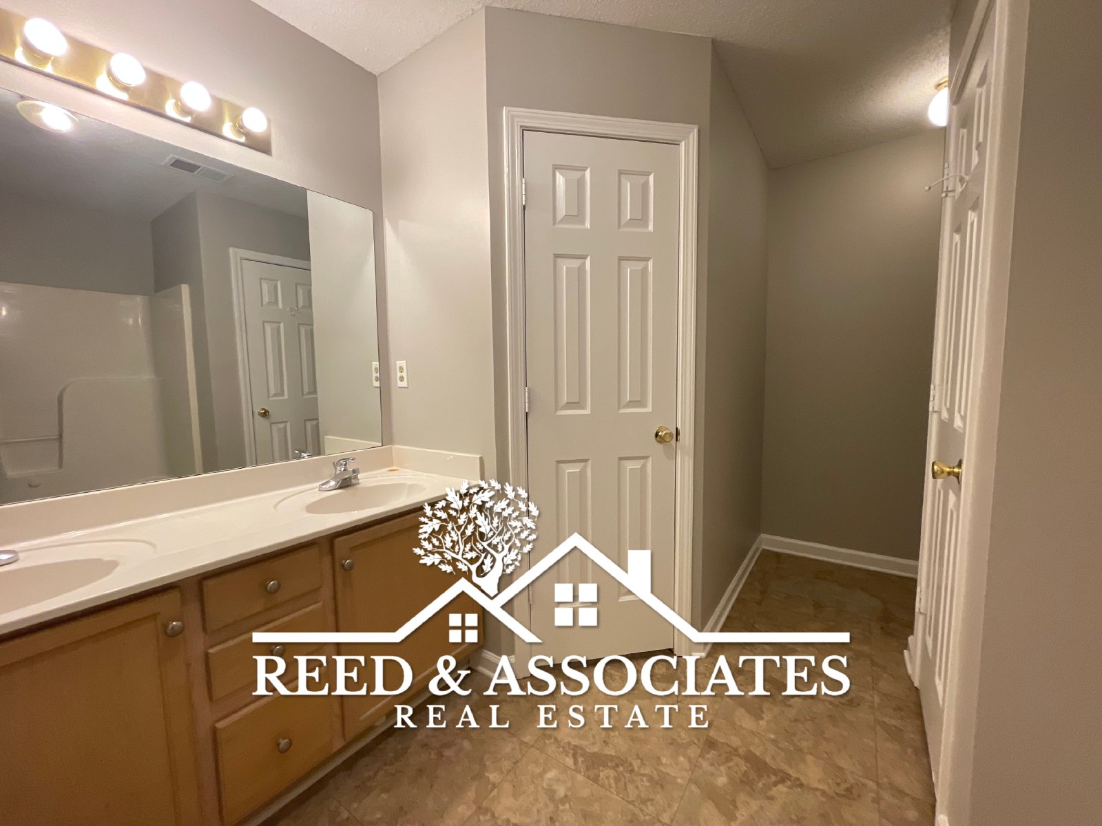 Just Minutes Away from Oakland Elementary School!!! property image