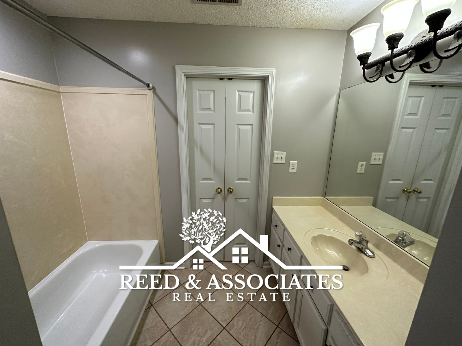 Cordova Home Located off of Houston Levee! property image