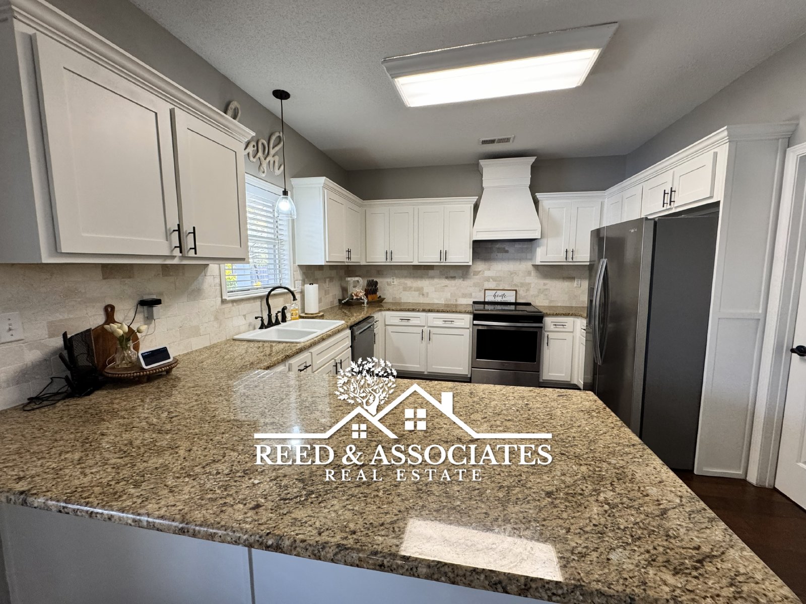 4 bedrooms plus pool in Collierville! property image