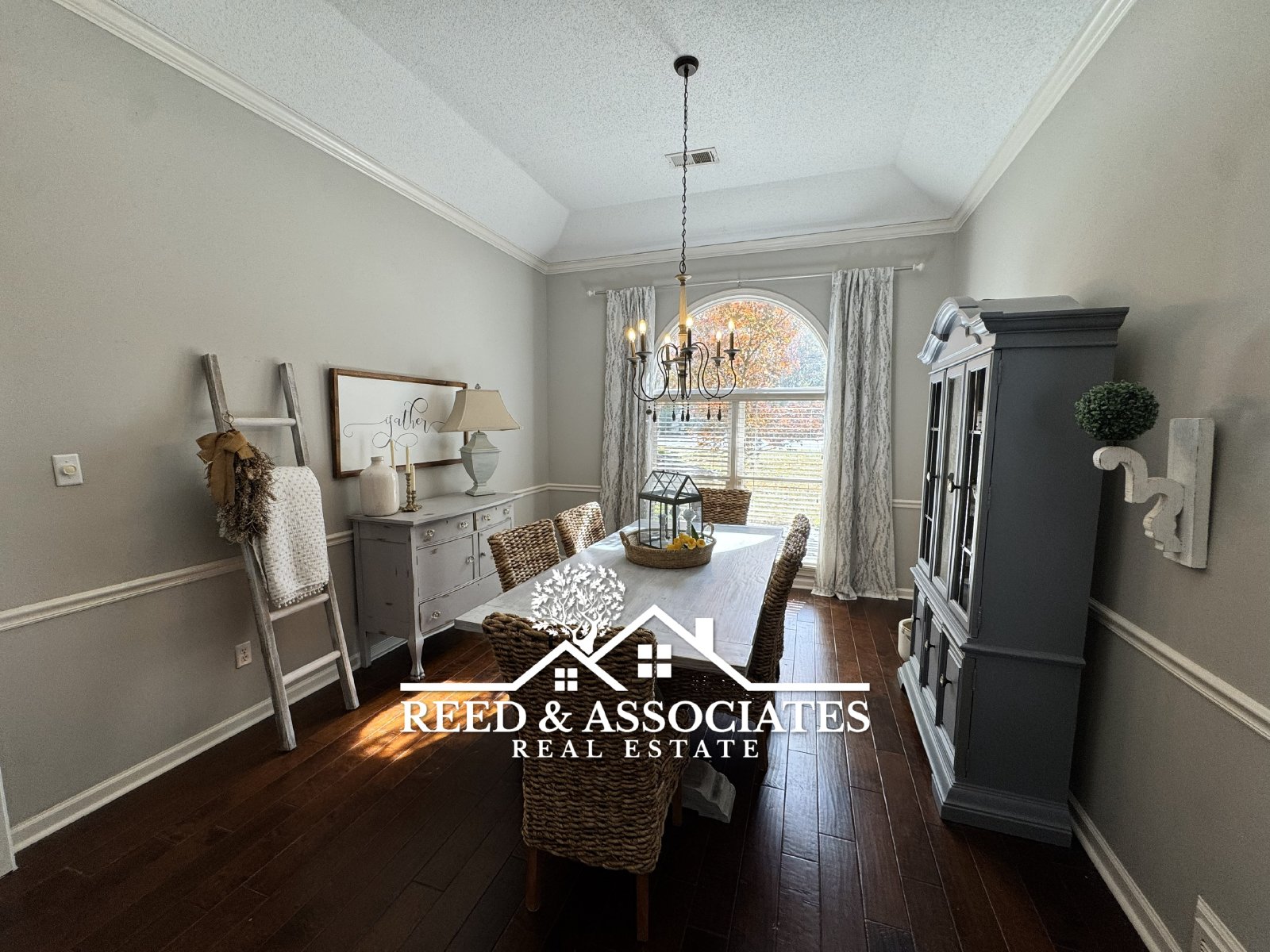 4 bedrooms plus pool in Collierville! property image