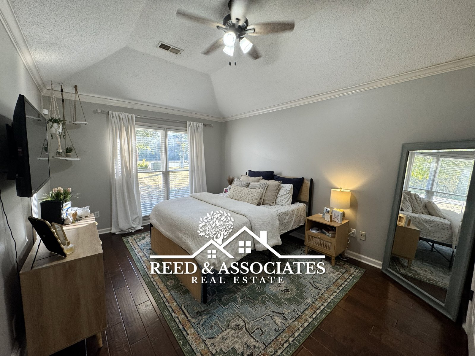 4 bedrooms plus pool in Collierville! property image