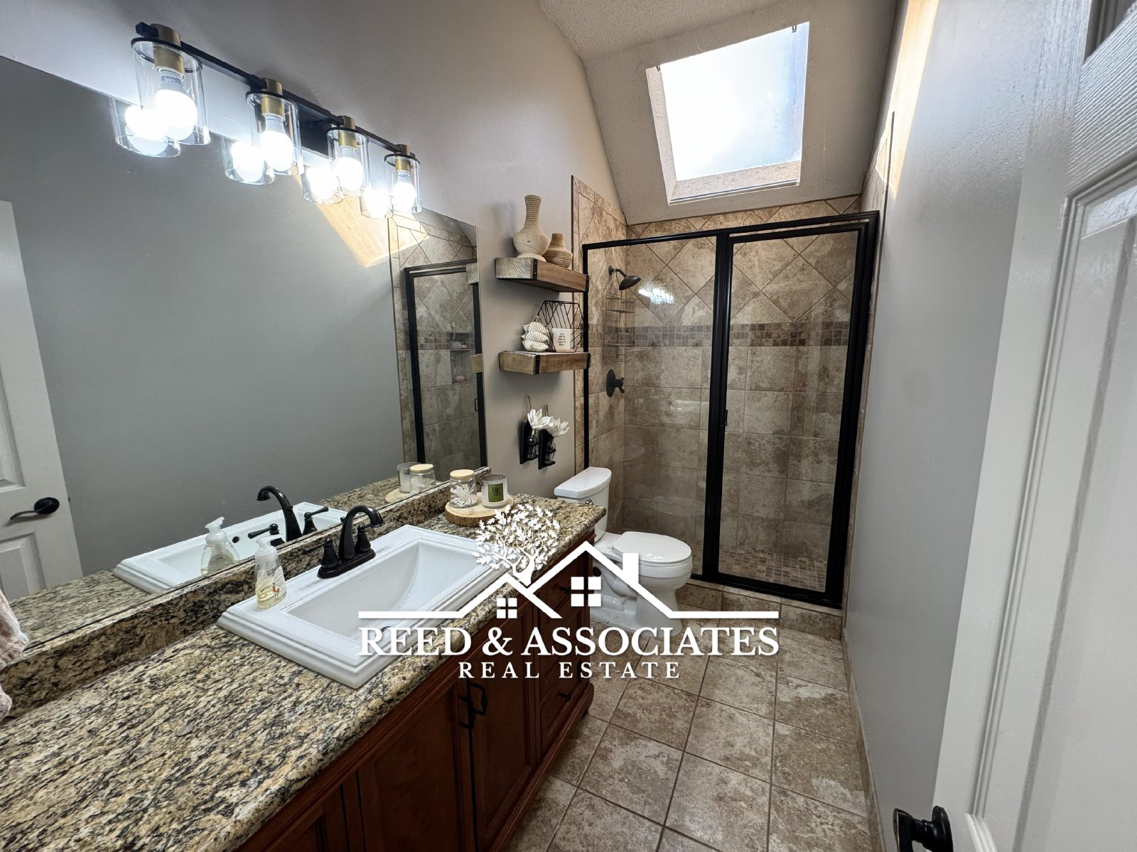 4 bedrooms plus pool in Collierville! property image