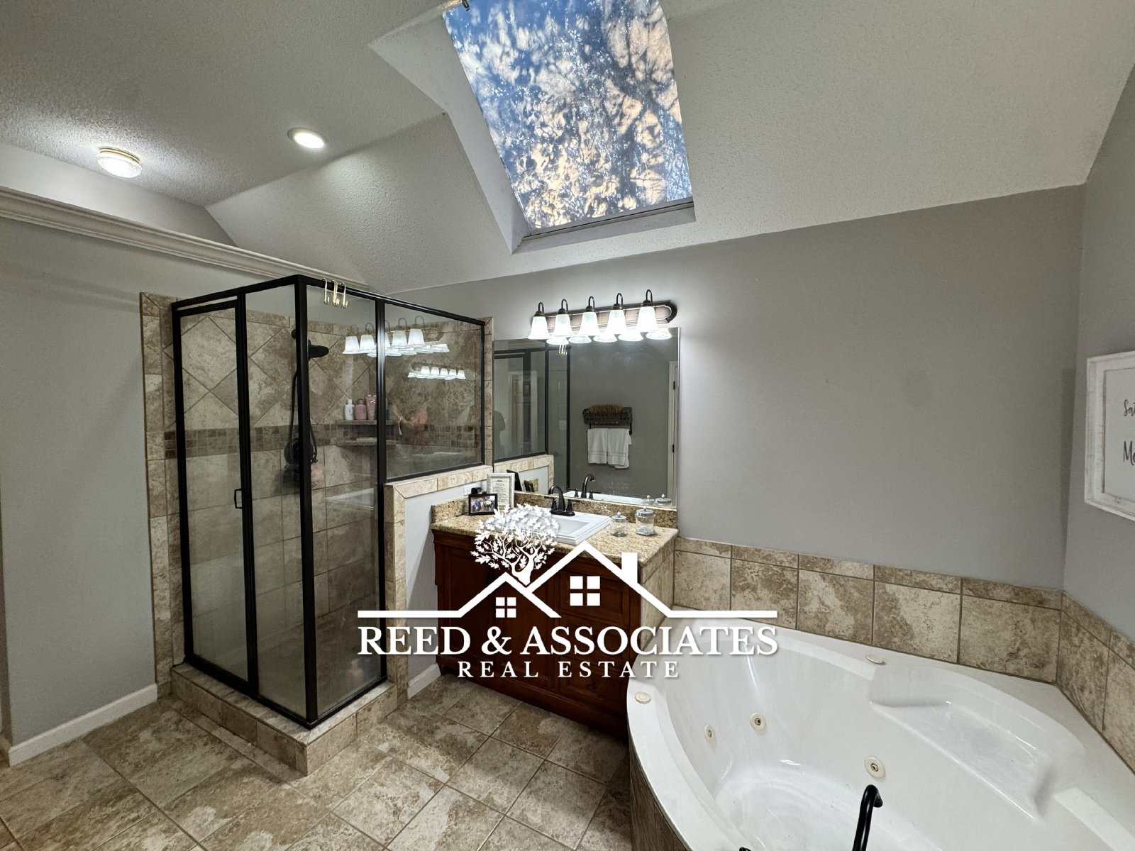 4 bedrooms plus pool in Collierville! property image