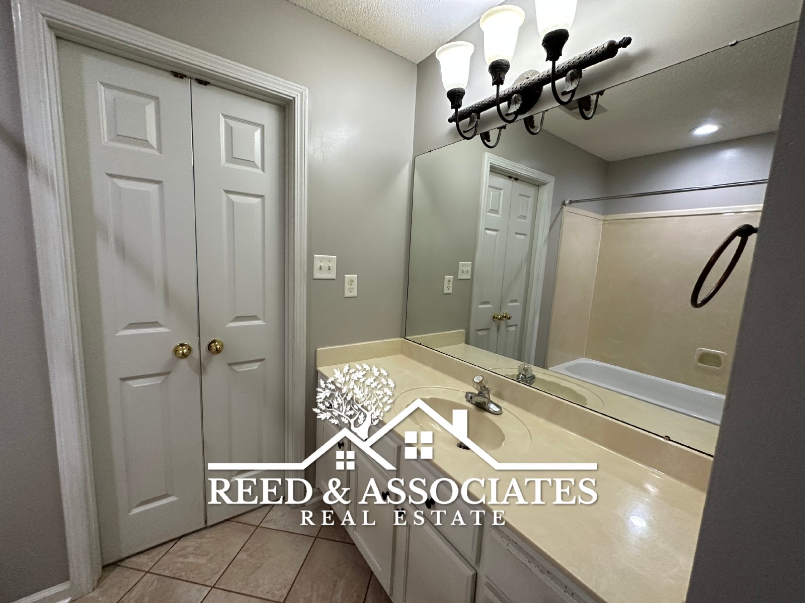 Cordova Home Located off of Houston Levee! property image