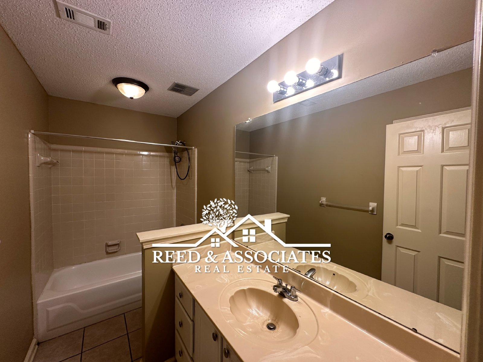 Spacious 4 Bedroom in GERMANTOWN!! property image