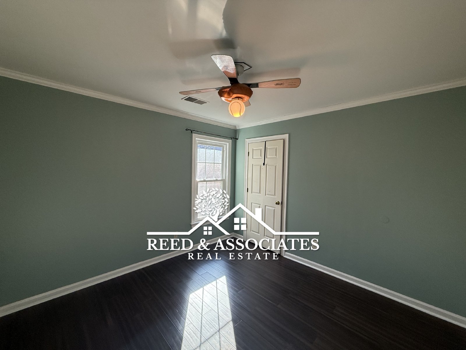 Spacious: 4 Bedroom in Cordova! property image