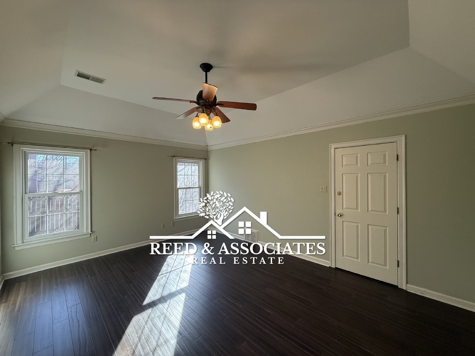 Spacious: 4 Bedroom in Cordova! property image