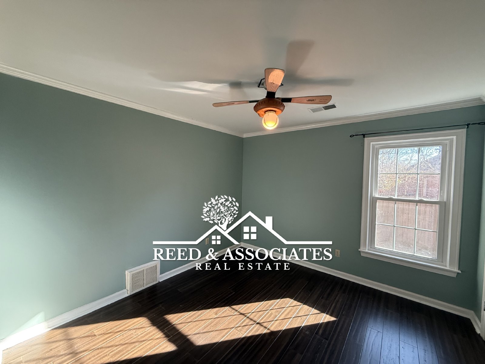 Spacious: 4 Bedroom in Cordova! property image