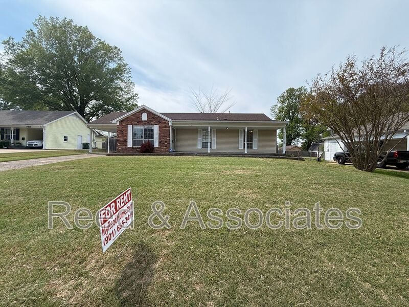 Spacious: 4 Bedroom in Millington! property image