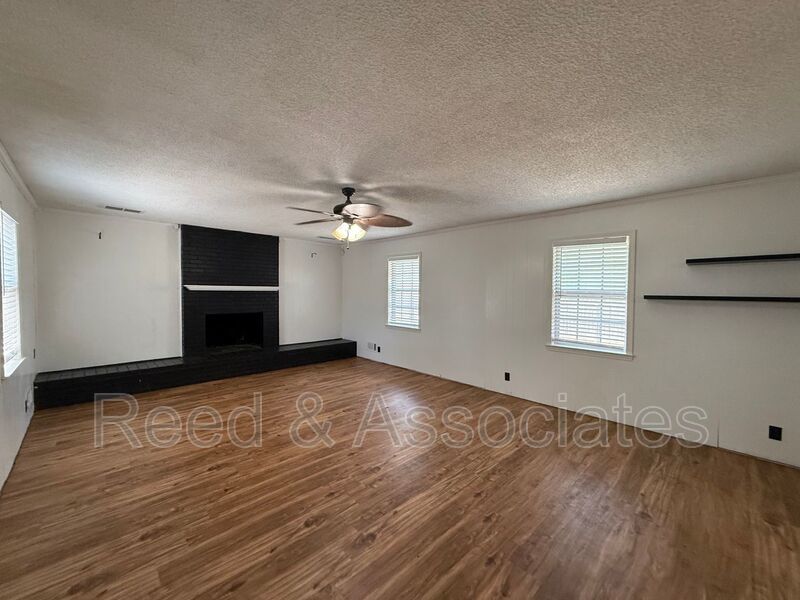 Spacious: 4 Bedroom in Millington! property image