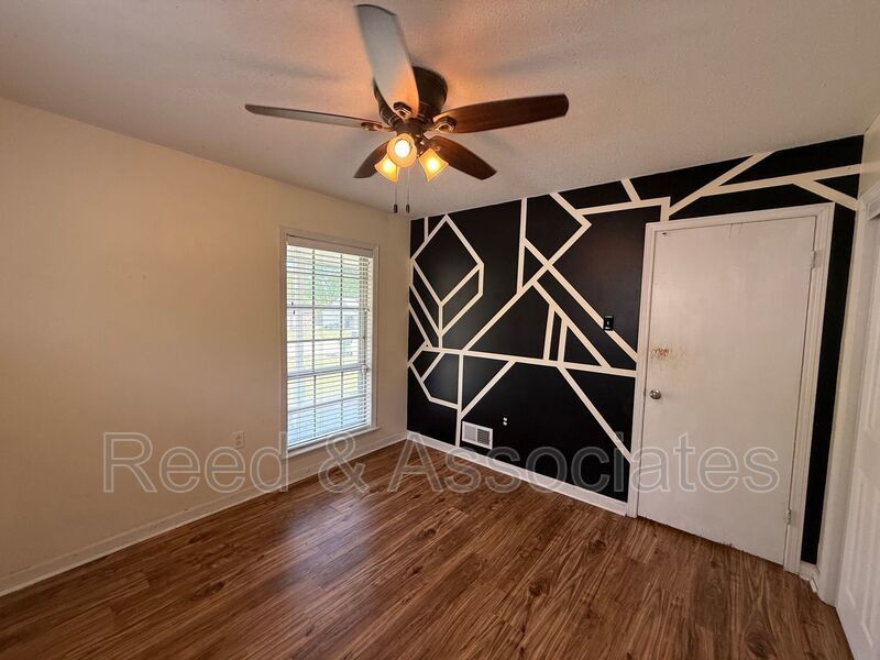 Spacious: 4 Bedroom in Millington! property image