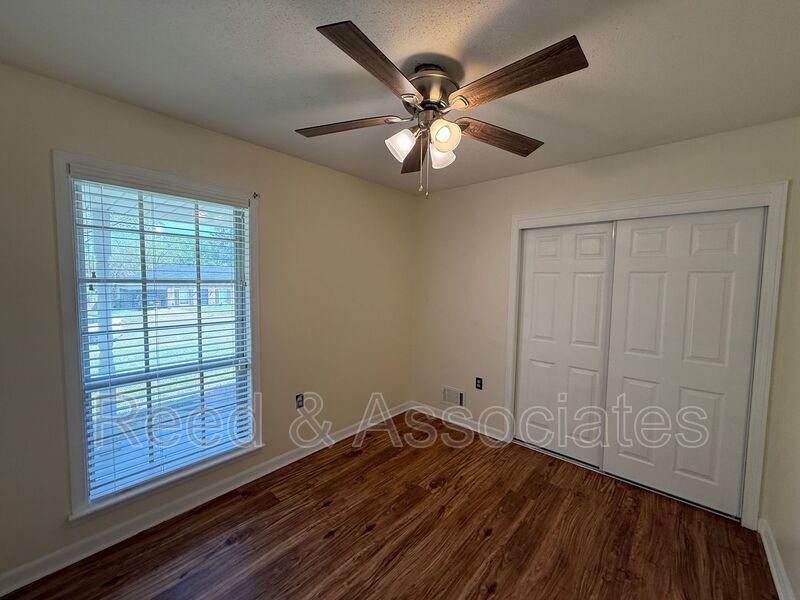 Spacious: 4 Bedroom in Millington! property image