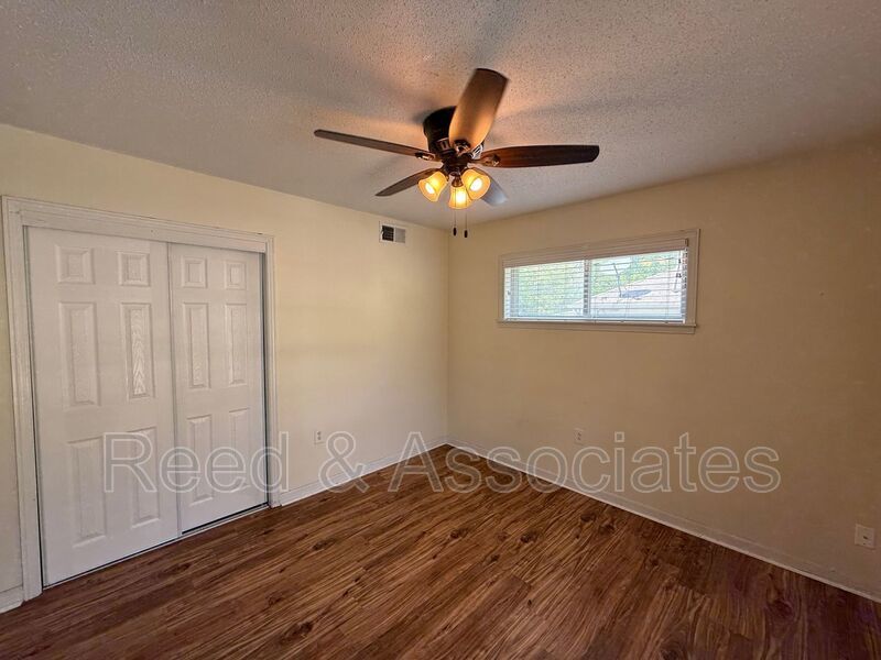 Spacious: 4 Bedroom in Millington! property image