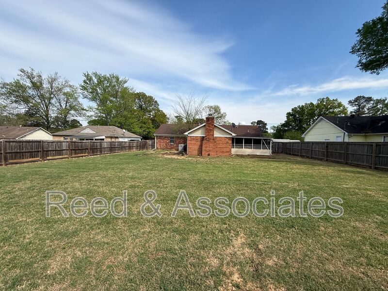 Spacious: 4 Bedroom in Millington! property image