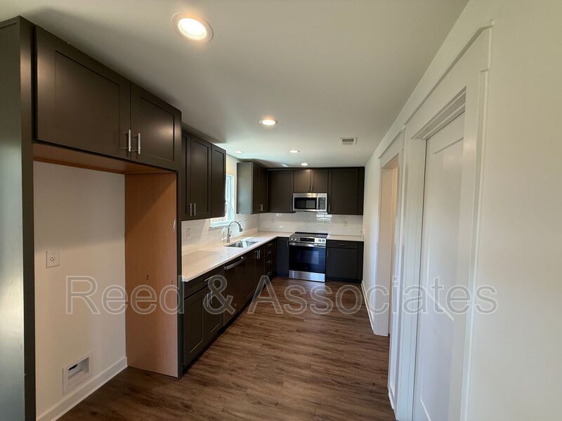 Spacious: 3 Bedroom in Germantown! property image