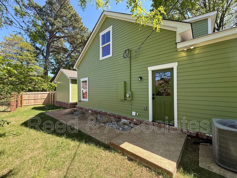 Spacious: 3 Bedroom in Germantown! property image