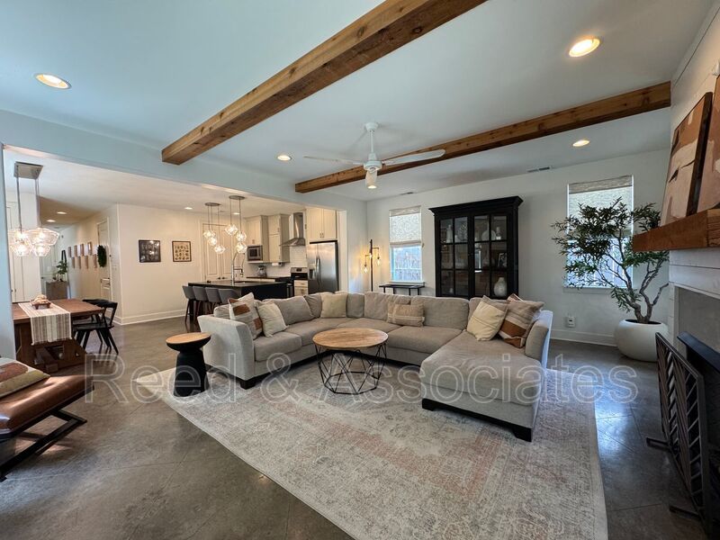 Spacious 3-Bedroom - Copper Young Area property image