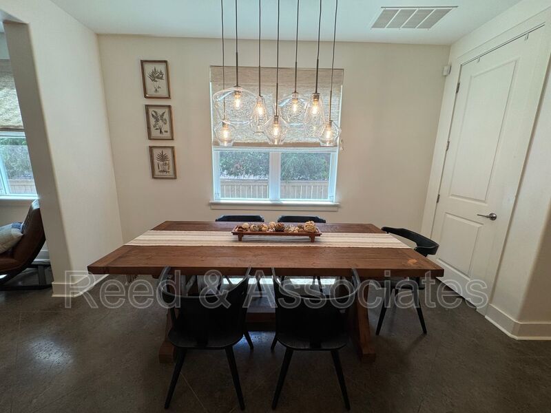 Spacious 3-Bedroom - Copper Young Area property image