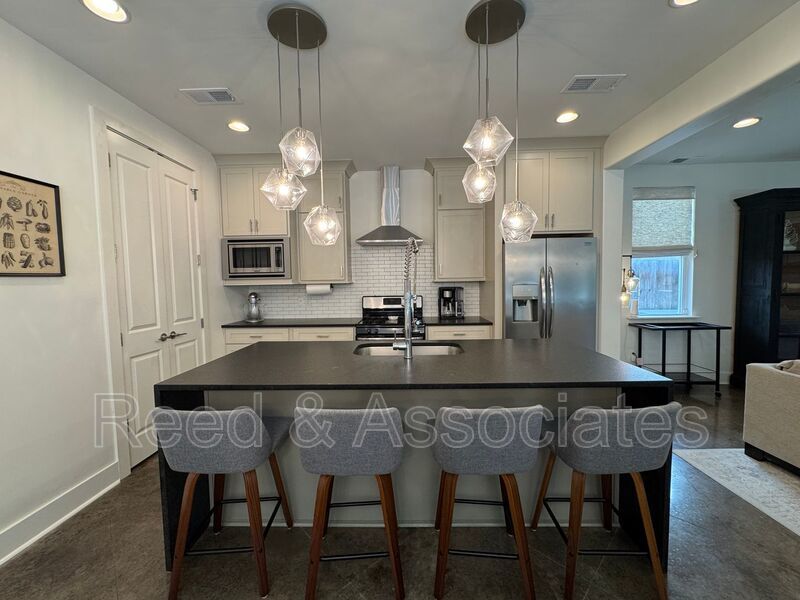 Spacious 3-Bedroom - Copper Young Area property image