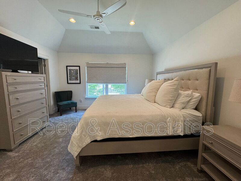 Spacious 3-Bedroom - Copper Young Area property image