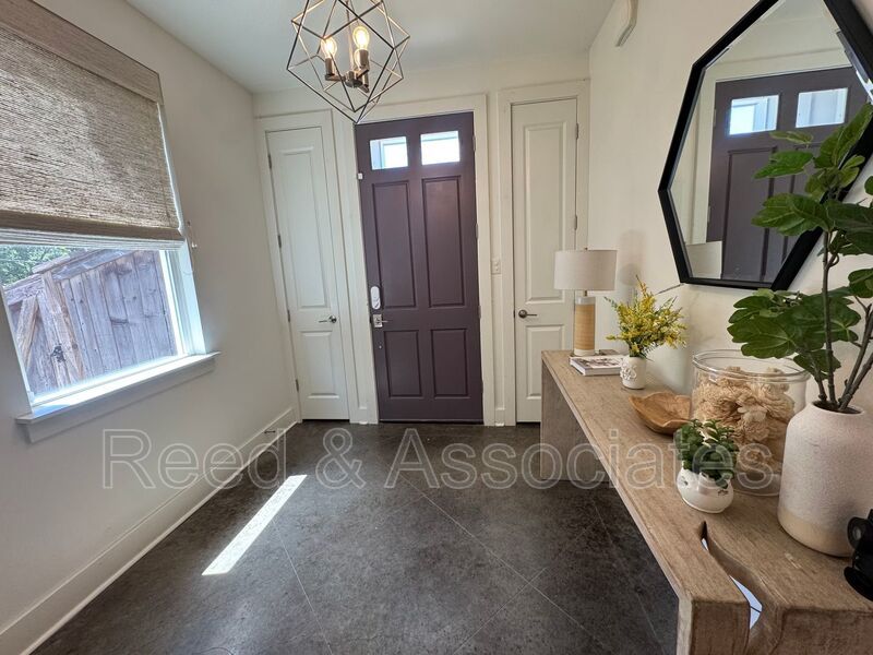 Spacious 3-Bedroom - Copper Young Area property image