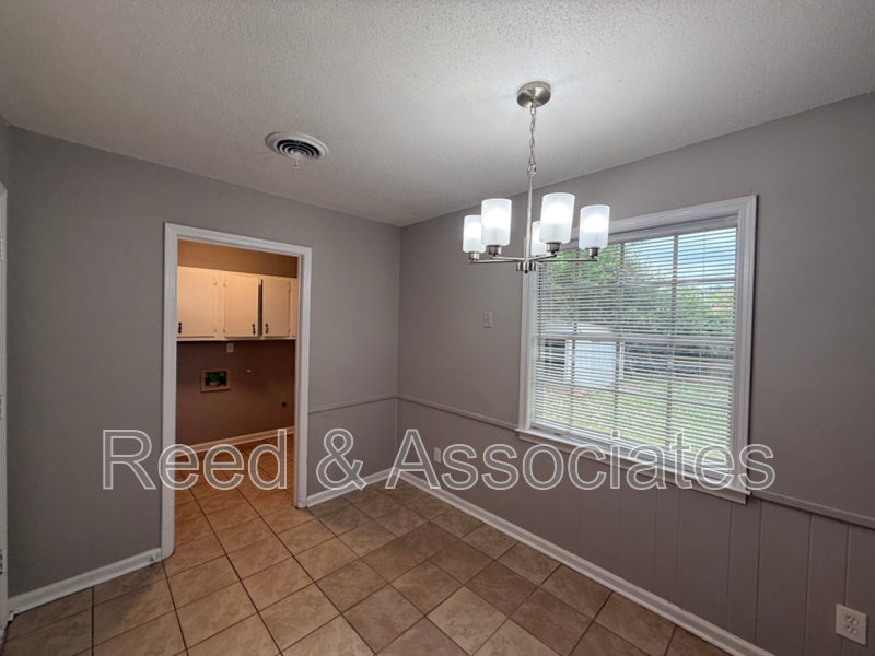 3BR Home with Large Yard in Convenient Memphis Location – Available Now! property image