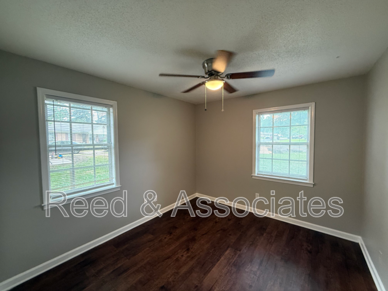 3BR Home with Large Yard in Convenient Memphis Location – Available Now! property image