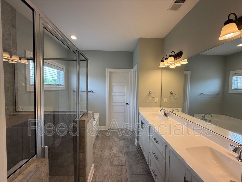 4BR Home with Screened Porch in Southaven – Minutes from Memphis! property image