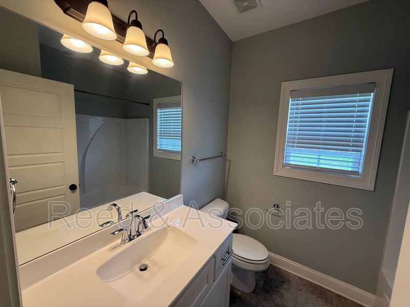 4BR Home with Screened Porch in Southaven – Minutes from Memphis! property image