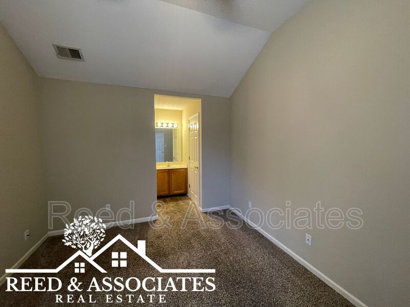 Town Home Located in Quiet Neighborhood Cove! property image