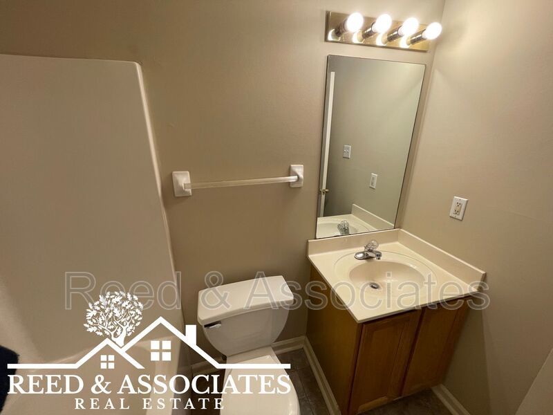 Town Home Located in Quiet Neighborhood Cove! property image