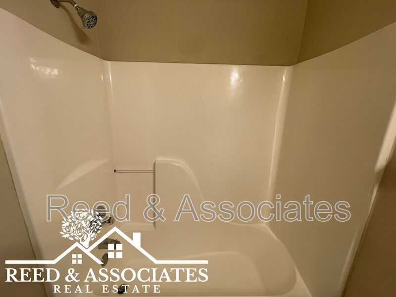 Town Home Located in Quiet Neighborhood Cove! property image