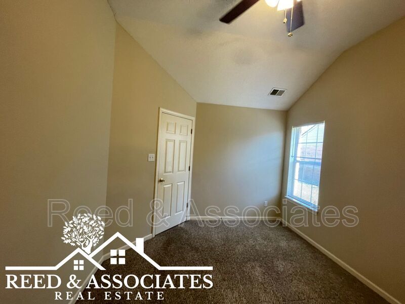 Town Home Located in Quiet Neighborhood Cove! property image