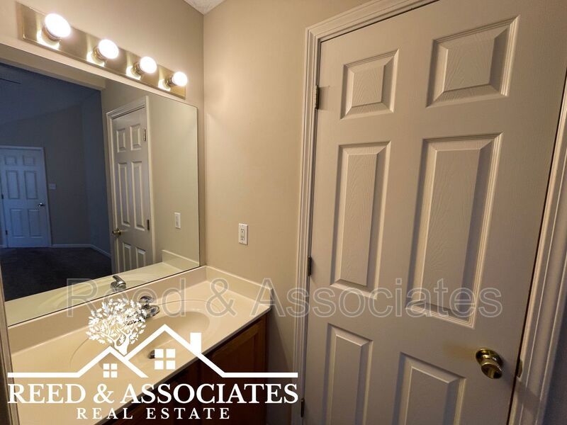 Town Home Located in Quiet Neighborhood Cove! property image