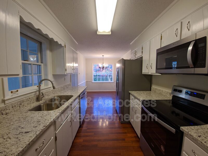 Spacious: 4 Bedroom in Germantown! property image