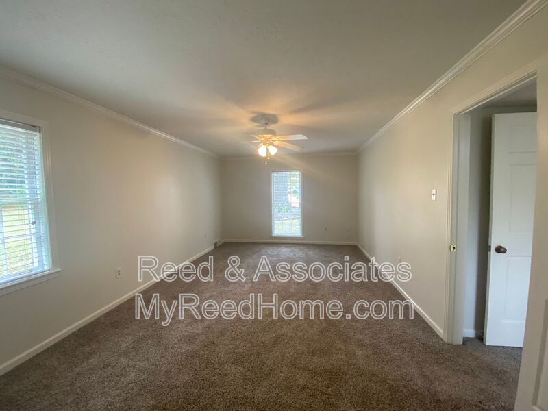 Spacious: 4 Bedroom in Germantown! property image