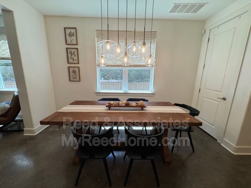 Spacious 3-Bedroom - Copper Young Area property image