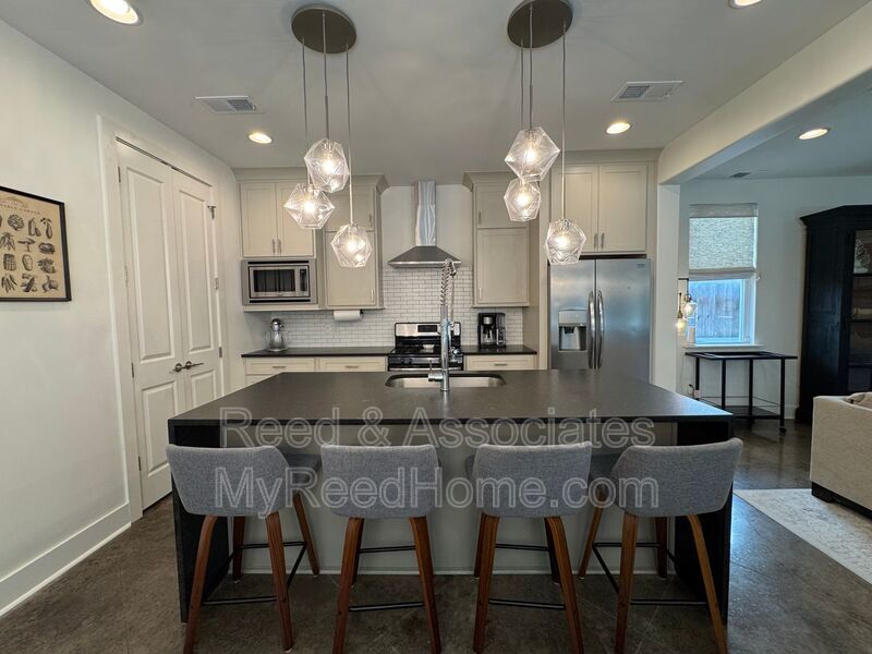 Spacious 3-Bedroom - Copper Young Area property image