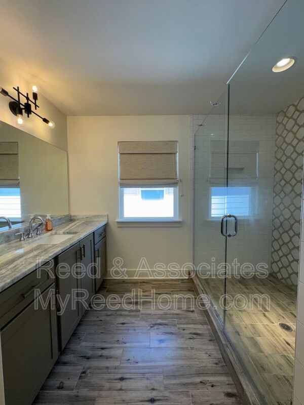 Spacious 3-Bedroom - Copper Young Area property image
