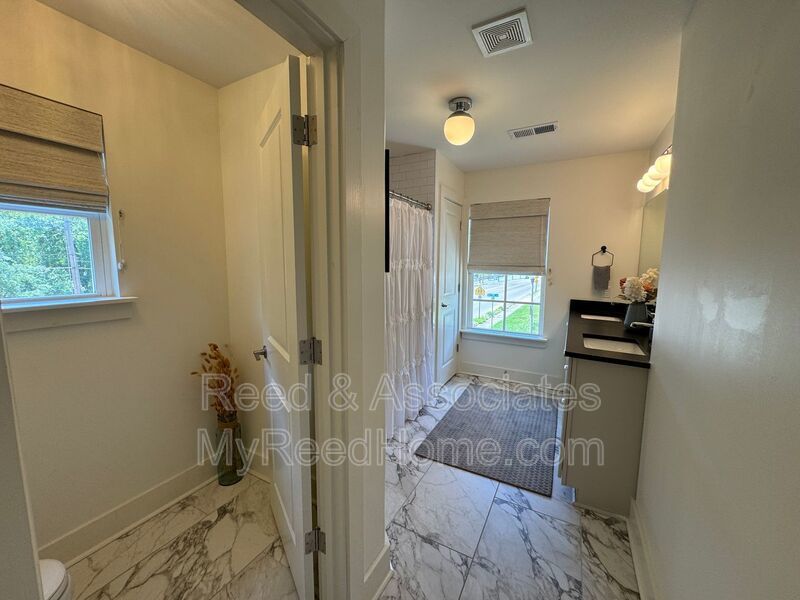 Spacious 3-Bedroom - Copper Young Area property image
