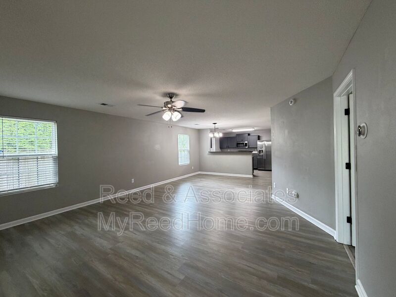 Updated Cordova Home with Stainless Steel Appliances property image