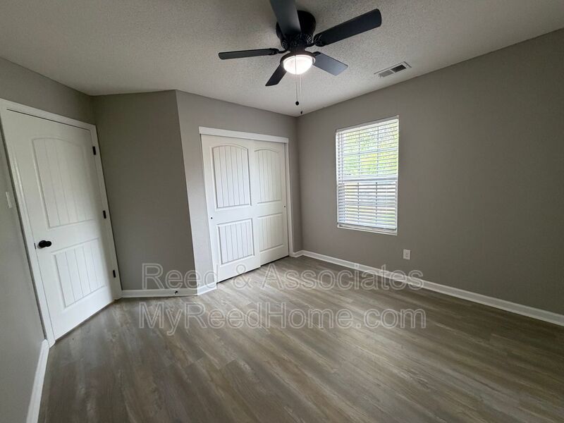 Updated Cordova Home with Stainless Steel Appliances property image