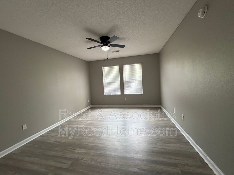 Updated Cordova Home with Stainless Steel Appliances property image