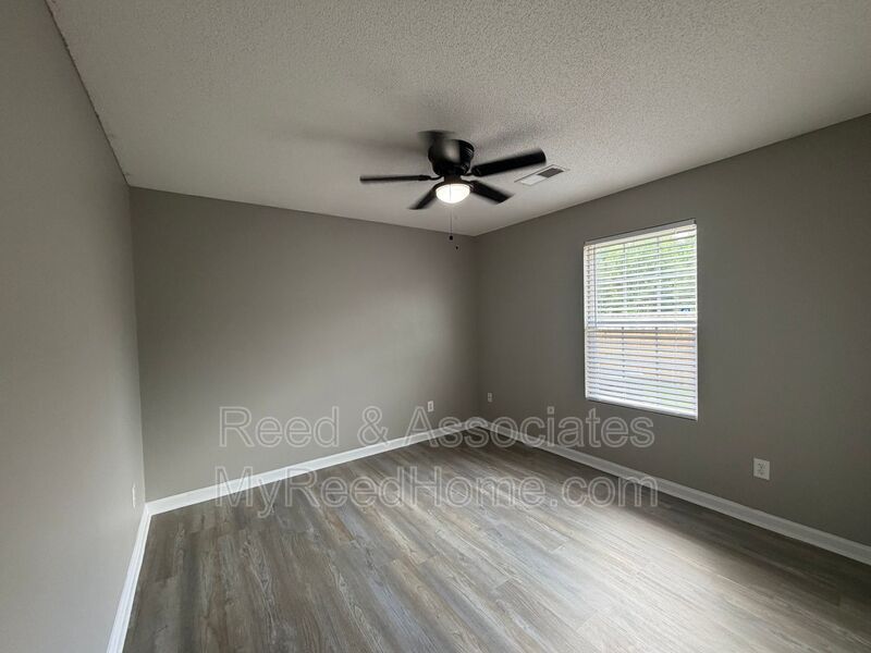 Updated Cordova Home with Stainless Steel Appliances property image