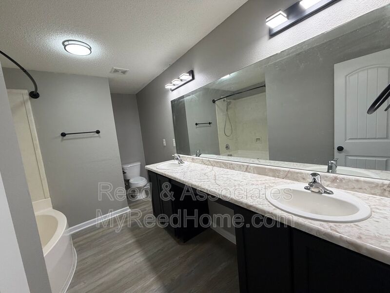 Updated Cordova Home with Stainless Steel Appliances property image