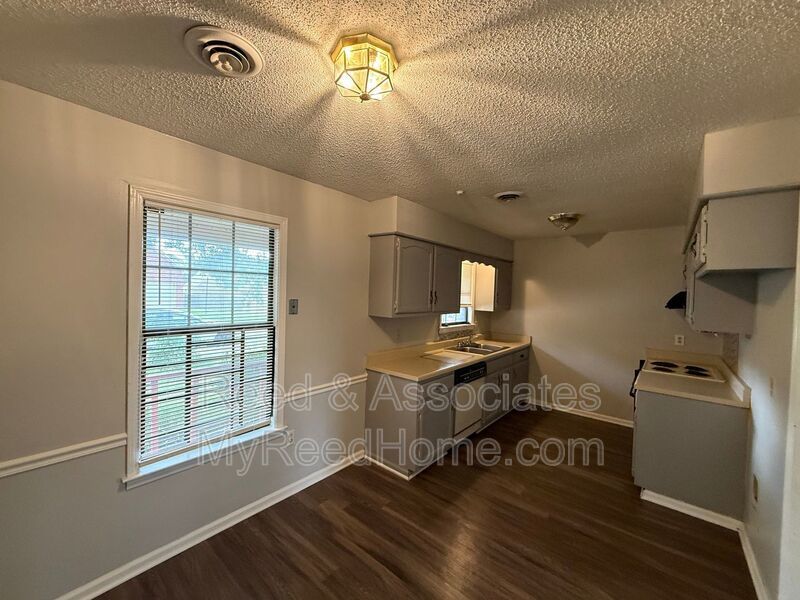 3 Bedroom in Hickory Ridge - South Riverdale property image