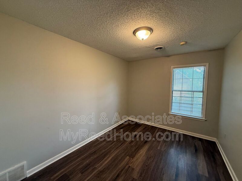 3 Bedroom in Hickory Ridge - South Riverdale property image