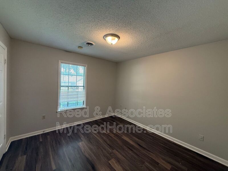 3 Bedroom in Hickory Ridge - South Riverdale property image