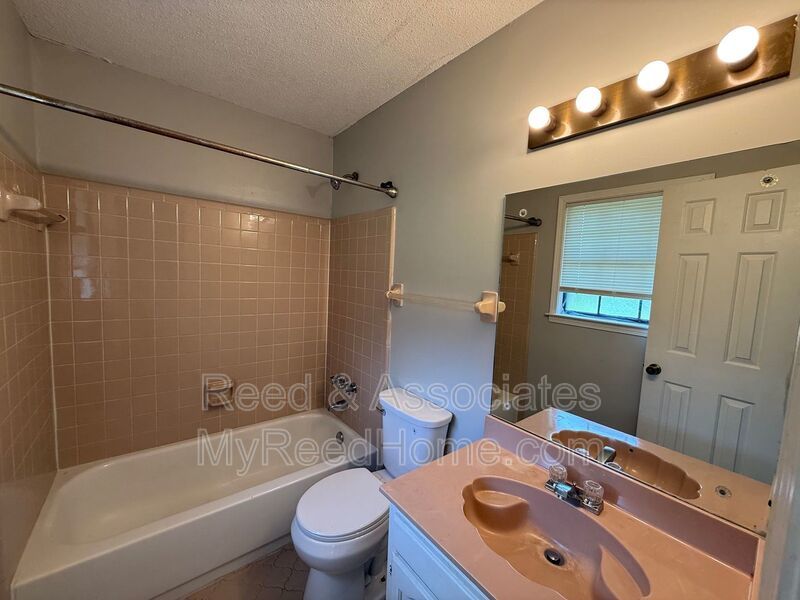 3 Bedroom in Hickory Ridge - South Riverdale property image