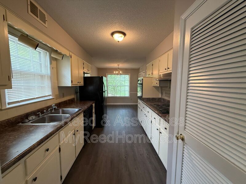 East Memphis with Convenient Location! property image